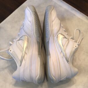 🩶Nike Metallic silver swoosh logo court lite athletic sporty shoes